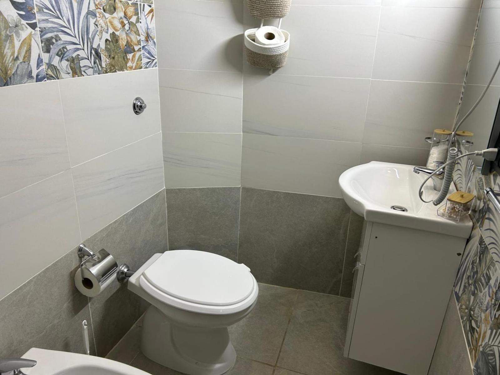 Apartment House Toledo *